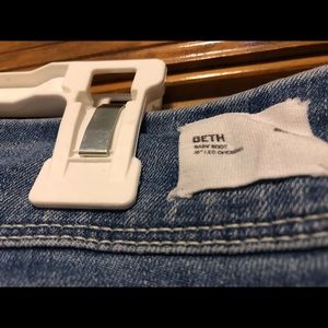 Women’s Beth baby bootcut mid rise jeans size 29